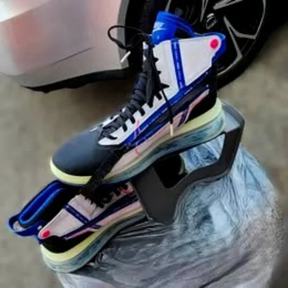 RETRO Nike Air Max 720 (Unboxed) NIKE AIR MAX 720 IRIDESCENT RETRO FUTURE REVIEW AND ON FEET  main image 3